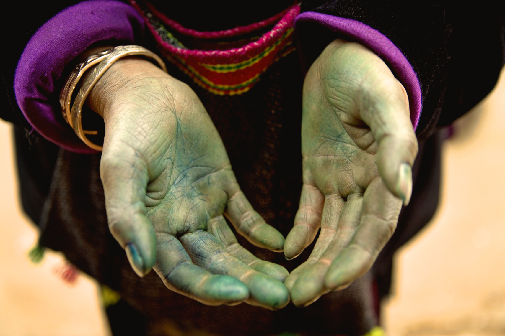 Dye stained hands Sapa, Viet Nam/Steve Mason Photography Steve Mason
